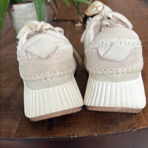 NEARLY NEW - Dolce Vita Dolen platform sneaker - Picture 9 of 10
